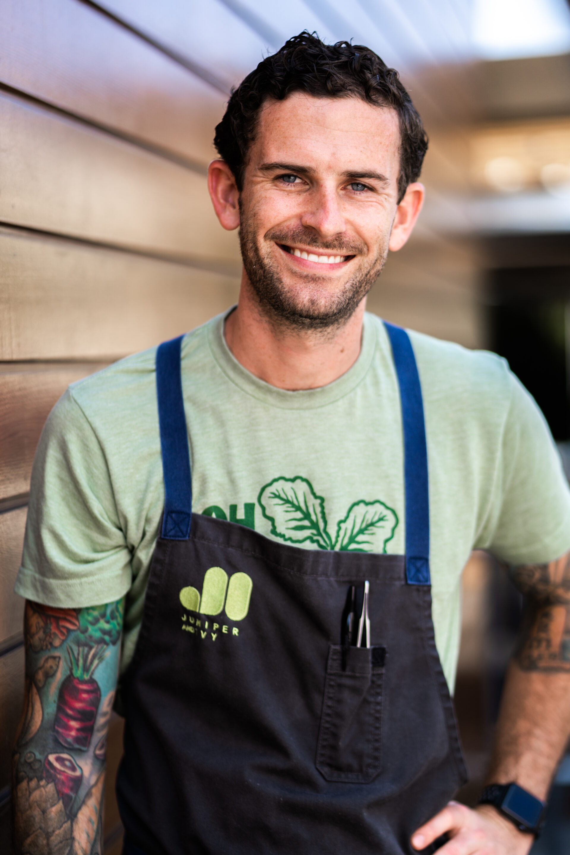 A man wearing an apron